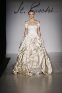 St Pucchi Fall Winter 2011 Bridal New York 9376